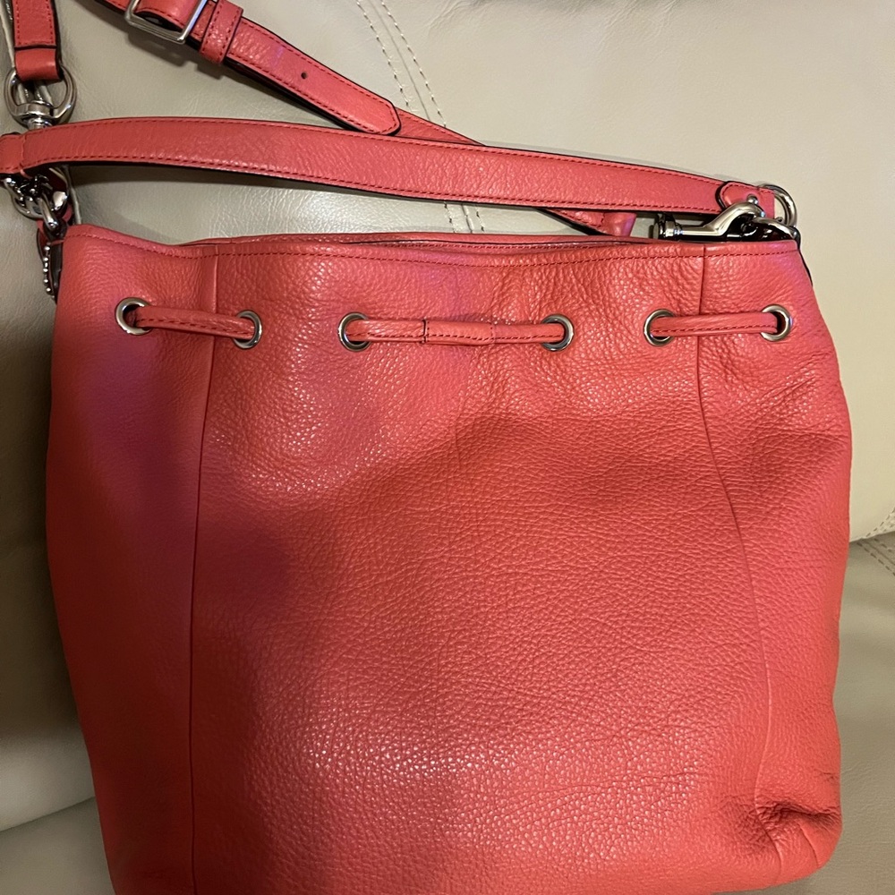 Coach Coral Leather Bag EUC - Picture 3 of 12
